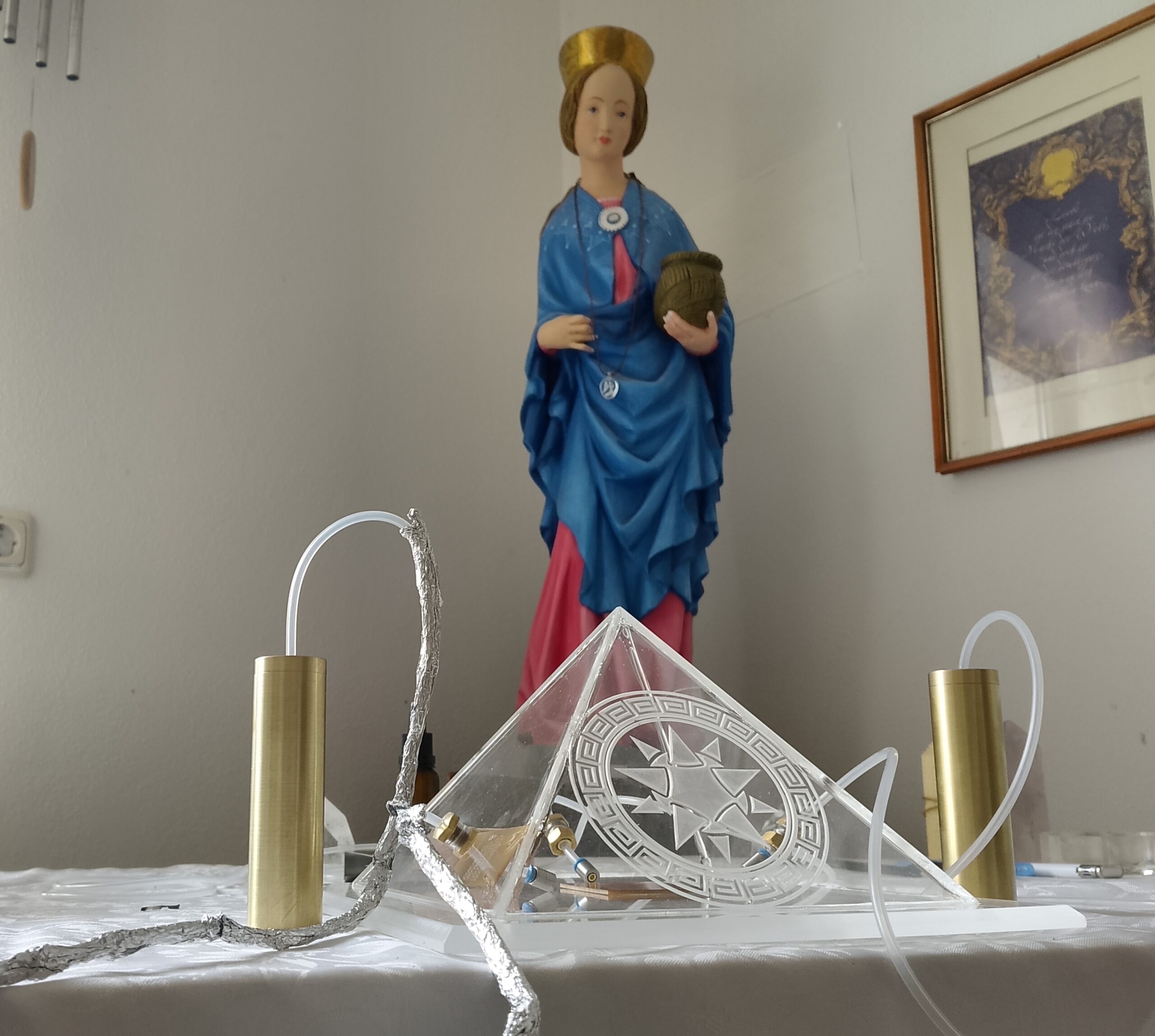 Von Thomas, dem Naturexperten für biophysikalische Informationsmedizin und Entwickler der Acrylpyramide.